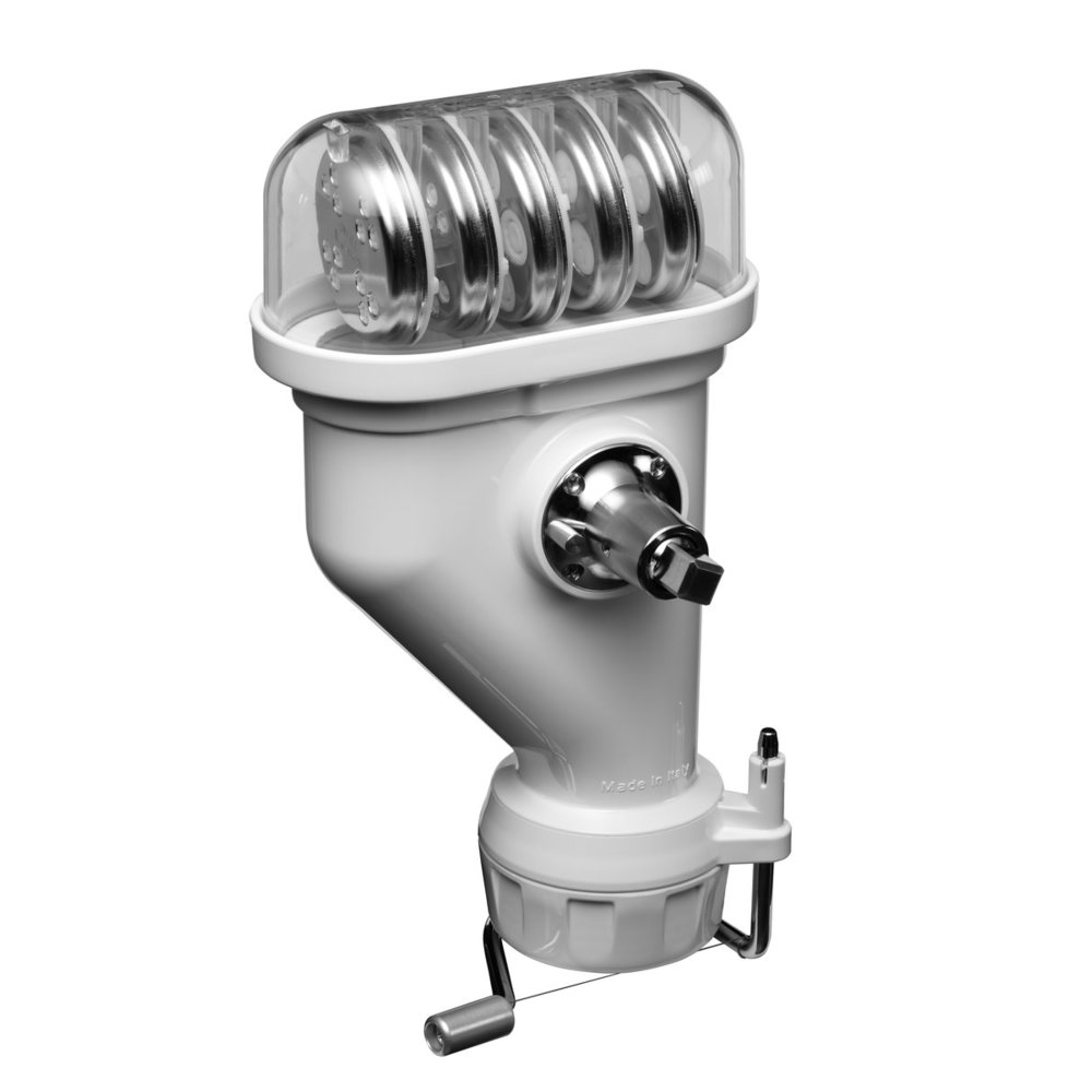 Насадка к миксеру: пресс для пасты Kitchen Aid Насадка к миксеру: пресс для пасты Kitchen AidНасадка предназначена для приготовления пасты. Проста в эксплуатации. Тесто просто пропускается через пресс, а на выходе остается всего лишь нарезать изделия желаемой длины. Механизм устройства изготовлен из нержавеющей стали, а корпус из пластика высокого качества. Пресс укомплектован шестью пластинами для формовки различных видов пасты.<br>