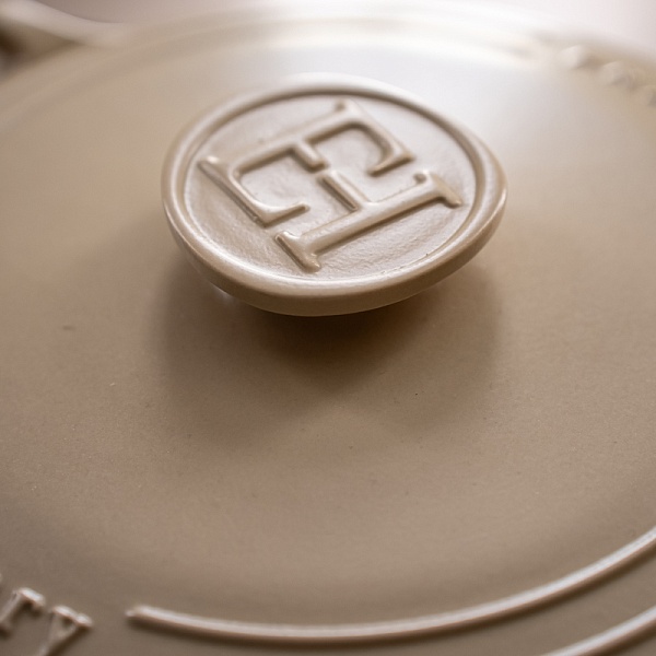 Кастрюля 4 л Emile Henry Sublime кремовая