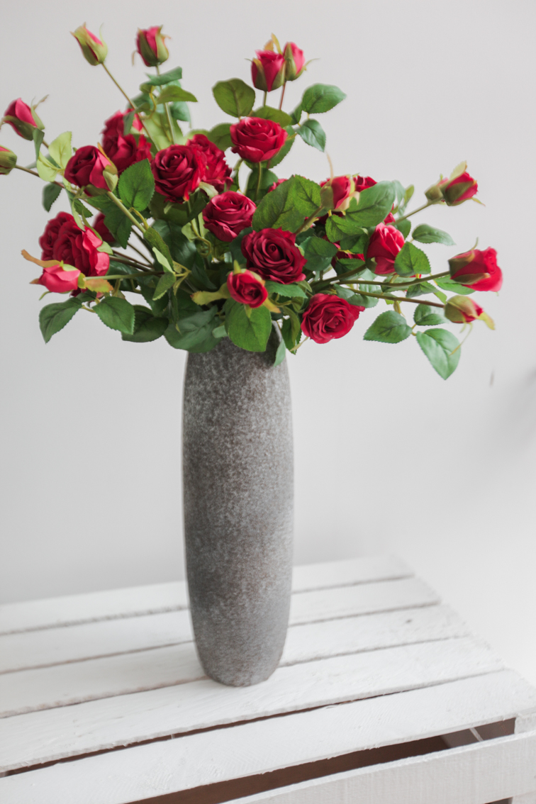 Искусственная кустовая роза 55 см MayBlummy красный от CookHouse