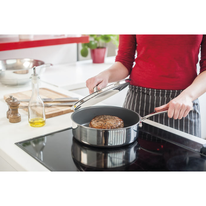 Сотейник антипригарный с крышкой Beka Trilux 24 см (арт.DMH13415254