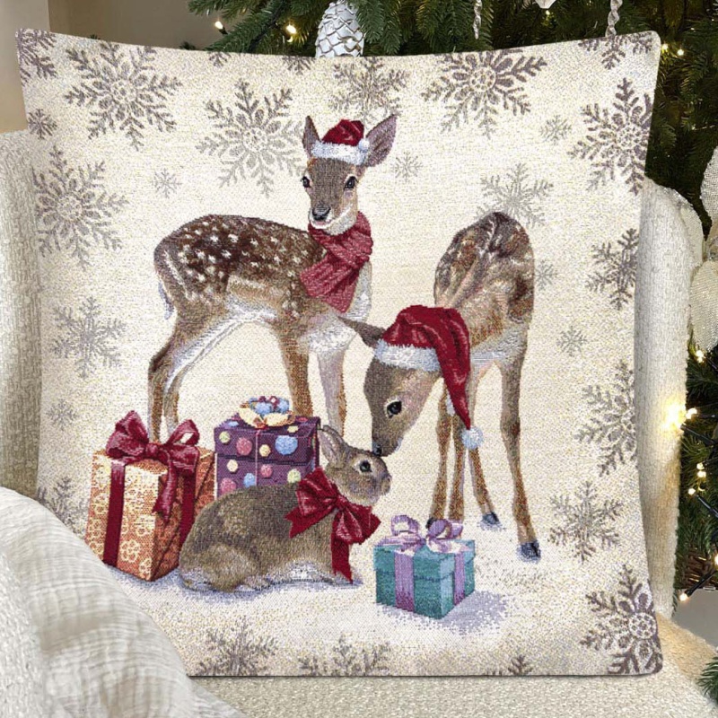 Подушка 45 х 45 см Le Gobelin Новогодний прованс Олени и заяц бежевая/коричневая