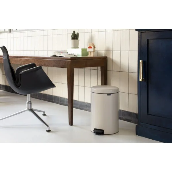 Мусорный бак с педалью 20 л Brabantia NewIcon