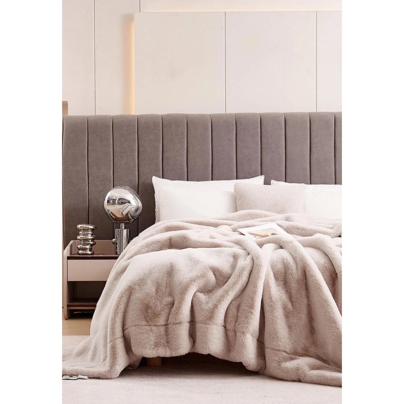 Плед 210 х 230 см The Eleventh Kingdom Hexham пломбир 18490₽