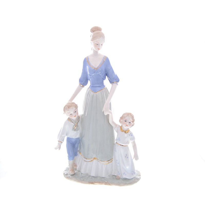 Статуэтка Мама с детьми Royal Classics