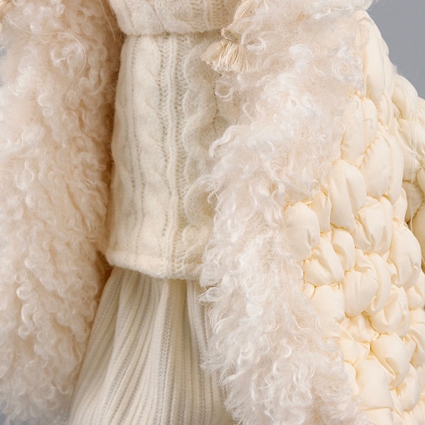 Сувенир Девочка в куртке 31 х 19 x 42 см Азалия кремовый