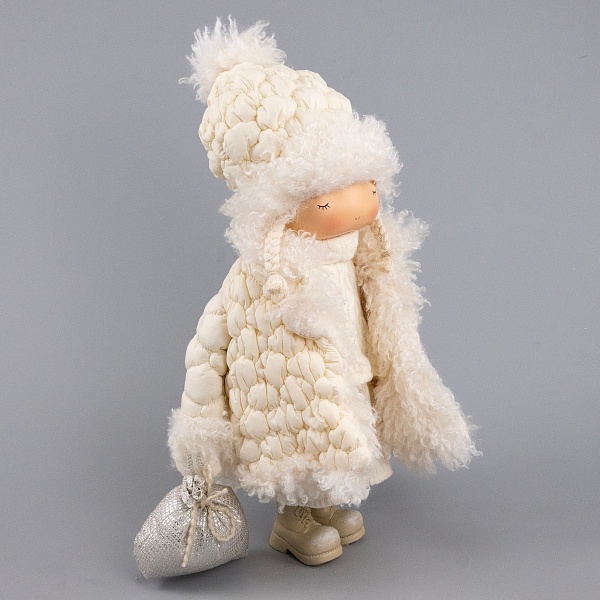 Сувенир Девочка в куртке 31 х 19 x 42 см Азалия кремовый