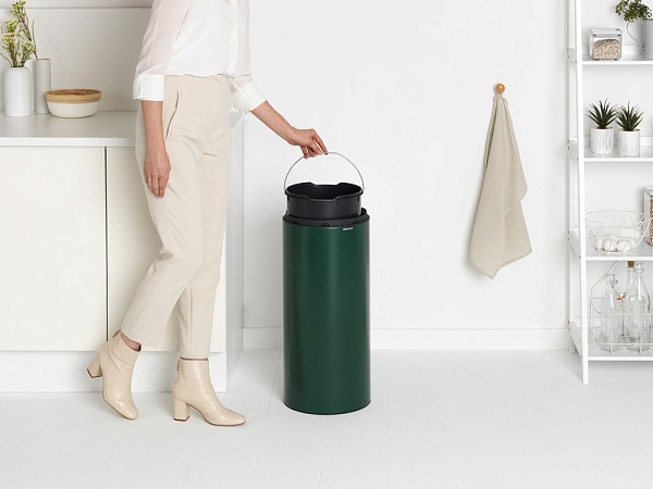 Мусорный бак 30 л Brabantia Touch Bin New зелёная сосна