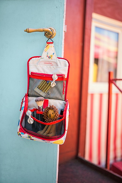 Органайзер детский Reisenthel Toiletbag Cats and Dogs mint