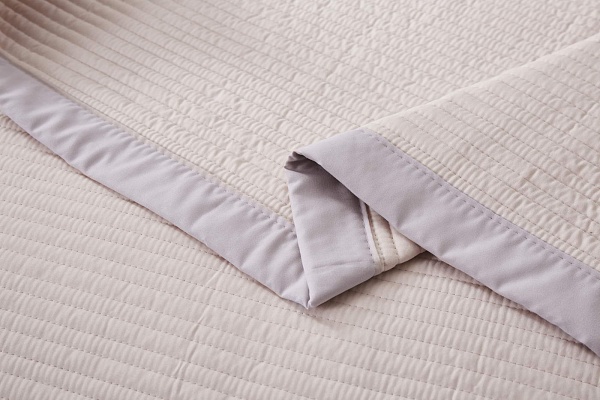 Комплект покрывало и наволочка 160 х 220 см Sofi de Marko пудровый