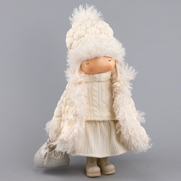 Сувенир Девочка в куртке 31 х 19 x 42 см Азалия кремовый