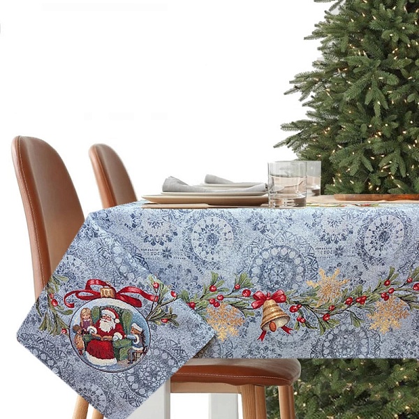 Скатерть 140 х 180 см Le Gobelin Новогодние ягоды серо-голубая