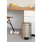 Мусорный бак с педалью 12 л Brabantia NewIcon шампань