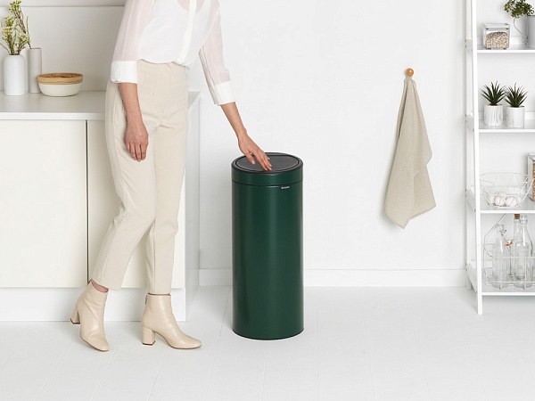 Мусорный бак 30 л Brabantia Touch Bin New зелёная сосна
