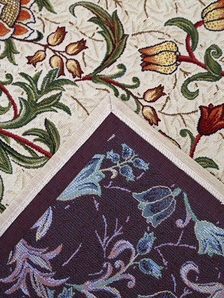 Скатерть 140 х 220 см Le Gobelin Моррис Ловцы клубники бежевая