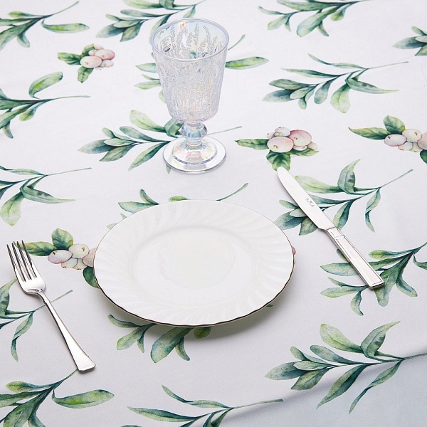 Скатерть 140 x 180 см Mike & Co New York Basic Greens ягоды