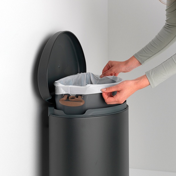 Мусорный бак 40 л Brabantia FlatBack+ Минерально-графитовый