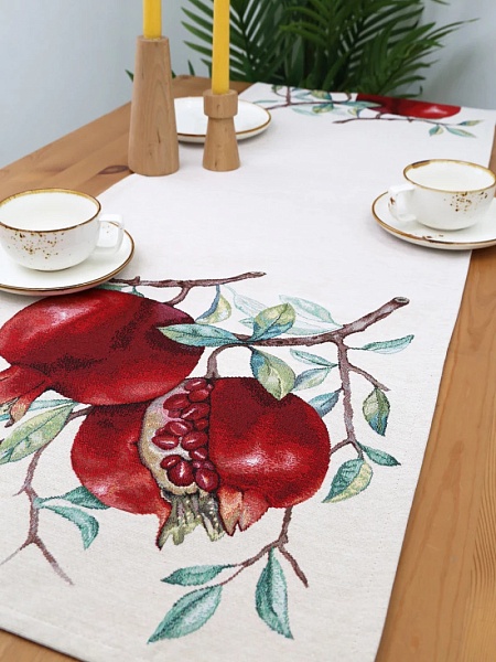 Дорожка 44 х 140 см Le Gobelin Гранат светлый фон