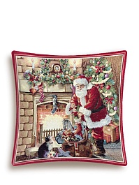 Наволочка 45х45 см Санта у камина
