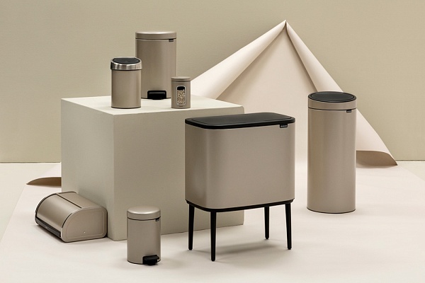 Мусорный бак с педалью 12 л Brabantia NewIcon шампань