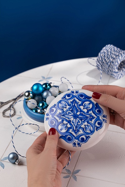 Шкатулка фарфоровая My Ceramic Story Гжелини в форме макаронс