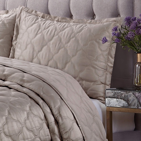 Комплект из покрывала и двух наволочек 240 х 260 см Sofi de Marko Одри кофейный