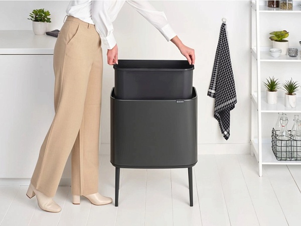 Мусорный бак 36 л Brabantia Bo Touch Bin тёмно-серый