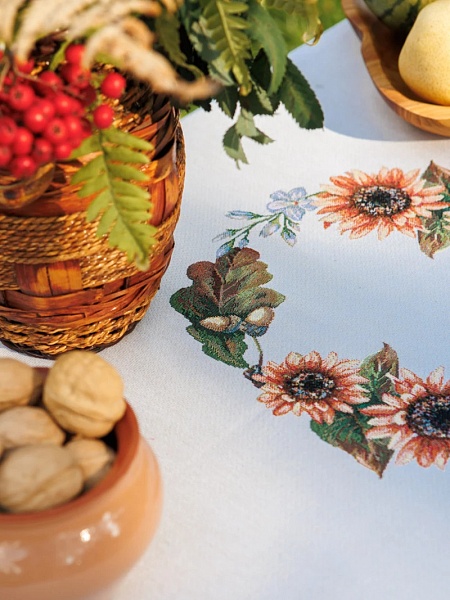 Скатерть круглая 165 см Le Gobelin Тыквы и подсолнухи