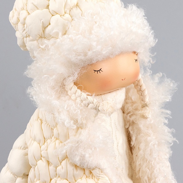 Сувенир Девочка в куртке 31 х 19 x 42 см Азалия кремовый