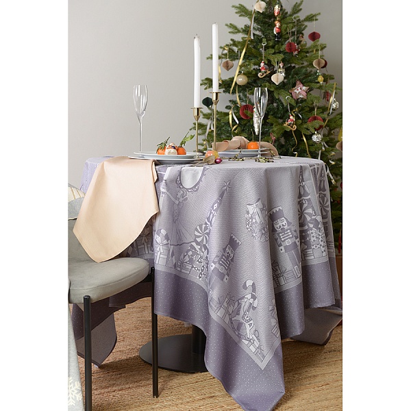 Скатерть 180 х 180 см Tkano New Year Essential Щелкунчик фиолетовый