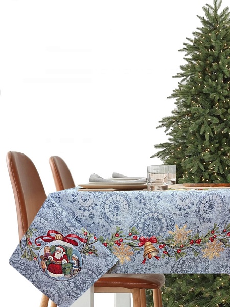 Скатерть 140 х 240 см Le Gobelin Новогодние ягоды серо-голубой