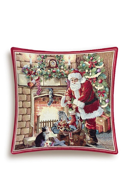 Наволочка 45х45 см Санта у камина