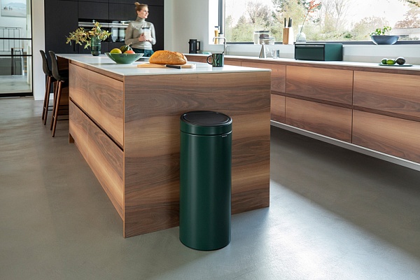 Мусорный бак 30 л Brabantia Touch Bin New зелёная сосна