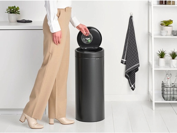 Мусорный бак 30 л Brabantia Touch Bin new тёмно-серый