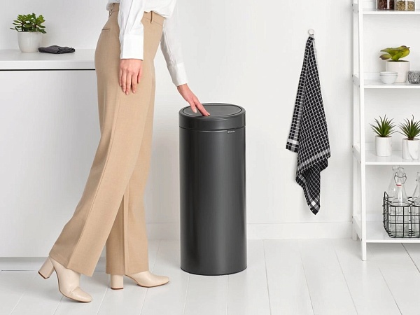 Мусорный бак 30 л Brabantia Touch Bin new тёмно-серый