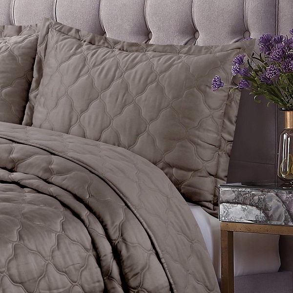 Комплект из покрывала и двух наволочек 240 х 260 см Sofi de Marko Одри шоколадный