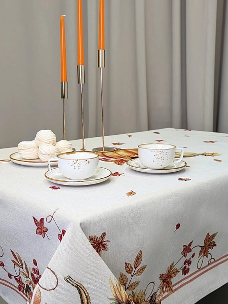 Скатерть 160 х 260 см Le Gobelin Тыковки Осенние листья