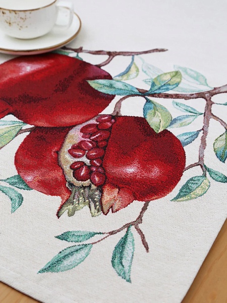 Дорожка 44 х 140 см Le Gobelin Гранат светлый фон