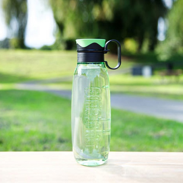Бутылка для воды с петелькой 650 мл Sistema Тритан зелёный