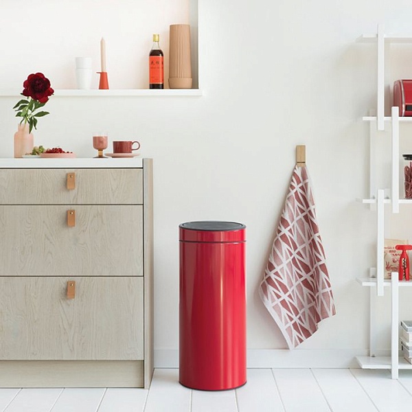 Мусорный бак 30 л Brabantia Touch Bin New Пламенно-красный