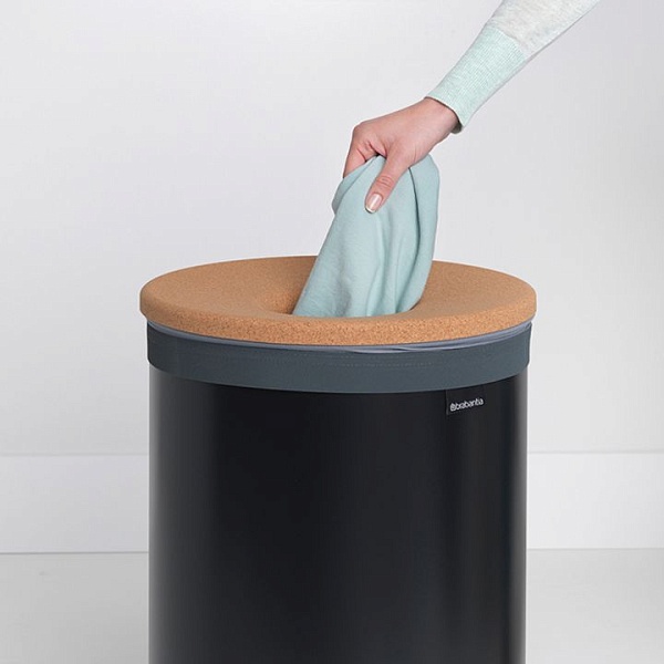 Бак для белья 60 л Brabantia чёрный матовый